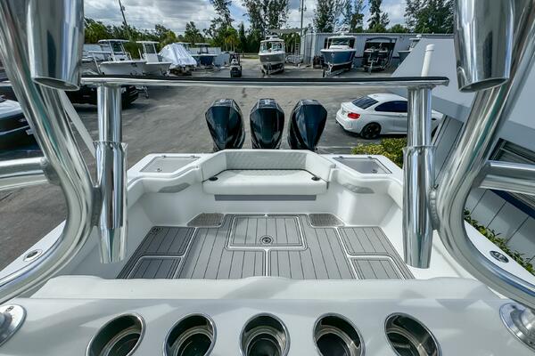 36 CC 36ft Front Runner Yacht For Sale