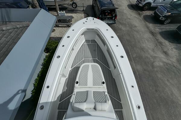 36 CC 36ft Front Runner Yacht For Sale
