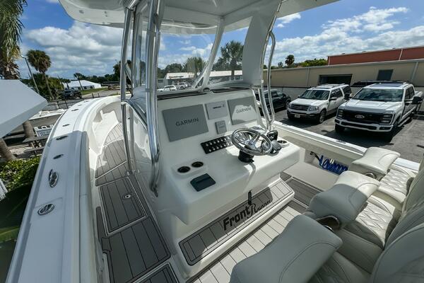 36 CC 36ft Front Runner Yacht For Sale