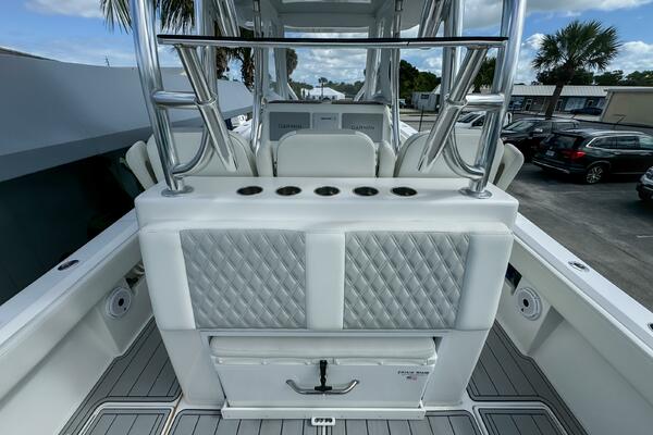 36 CC 36ft Front Runner Yacht For Sale