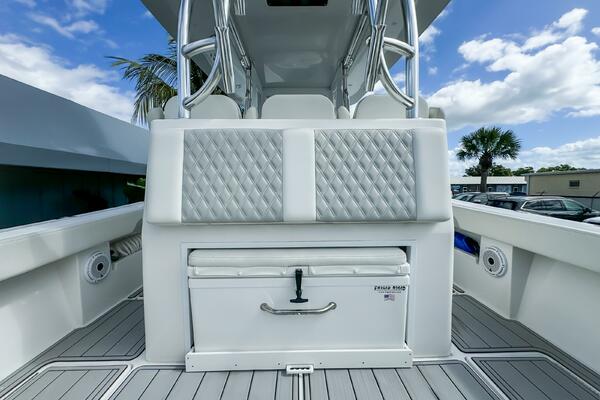 36 CC 36ft Front Runner Yacht For Sale