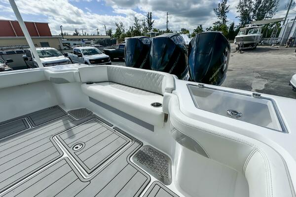 36 CC 36ft Front Runner Yacht For Sale