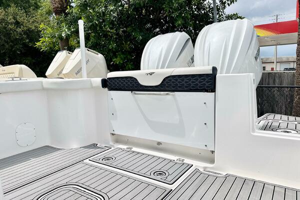 292 CC Adventure 29ft Tidewater Yacht For Sale