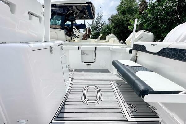 292 CC Adventure 29ft Tidewater Yacht For Sale