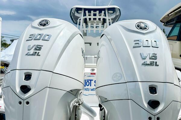 292 CC Adventure 29ft Tidewater Yacht For Sale