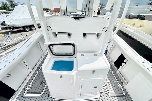292 CC Adventure 29ft Tidewater Yacht For Sale