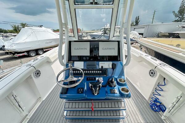 292 CC Adventure 29ft Tidewater Yacht For Sale