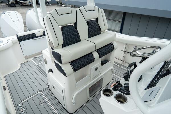 292 CC Adventure 29ft Tidewater Yacht For Sale