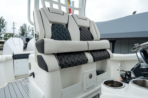 292 CC Adventure 29ft Tidewater Yacht For Sale