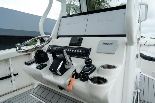292 CC Adventure 29ft Tidewater Yacht For Sale