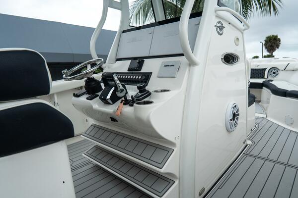 292 CC Adventure 29ft Tidewater Yacht For Sale
