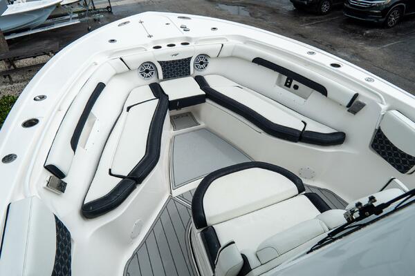 292 CC Adventure 29ft Tidewater Yacht For Sale