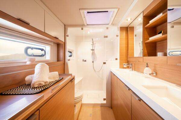 Bali 4.4 Yacht For Sale