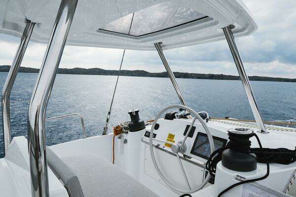 Bali 4.4 Yacht For Sale