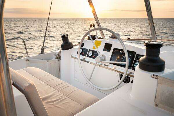 Bali 4.4 Yacht For Sale