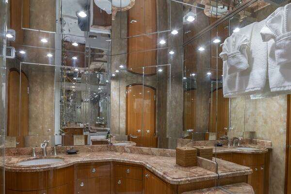 Hatteras 80 Yacht For Sale