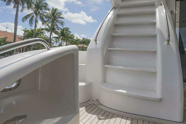 Hatteras 80 Yacht For Sale