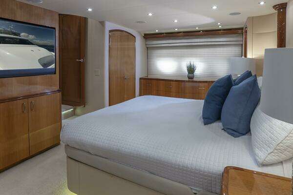 Hatteras 80 Yacht For Sale