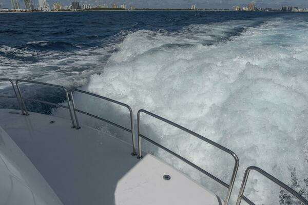 Hatteras 80 Yacht For Sale