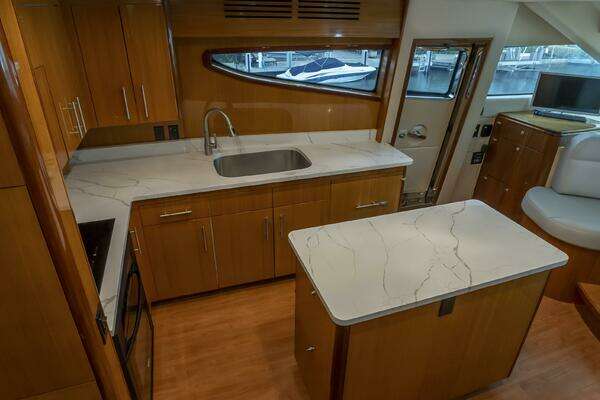 Hatteras 80 Yacht For Sale