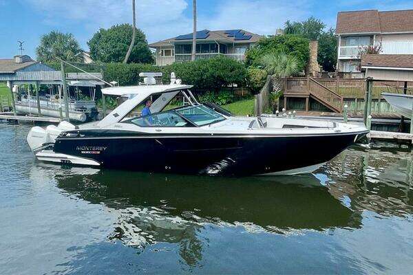 Monterey 385 SE Yacht For Sale