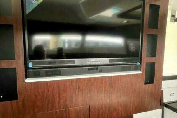 Monterey 385 SE Yacht For Sale