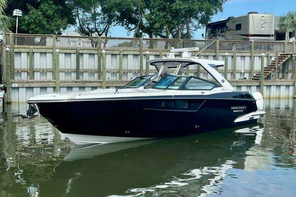 Monterey 385 SE Yacht For Sale