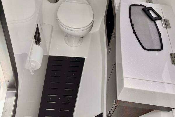 Monterey 385 SE Yacht For Sale