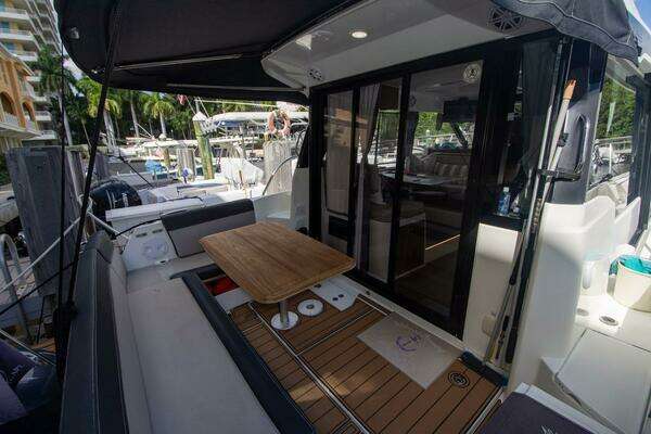 Jeanneau NC 1095 Yacht For Sale