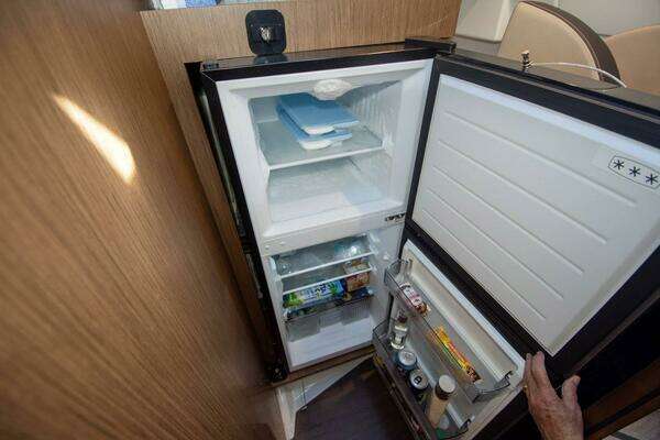 Jeanneau NC 1095 Yacht For Sale