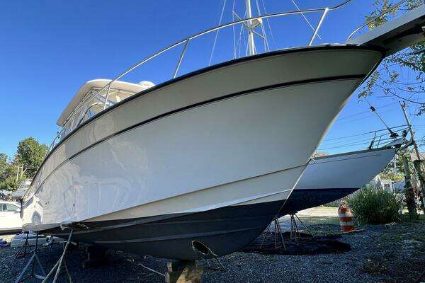 Photo of the 2004 Grady-White Express 330 "ZIG ZAG"