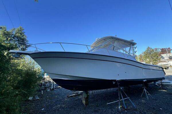 Photo of the 2004 Grady-White Express 330 "ZIG ZAG"