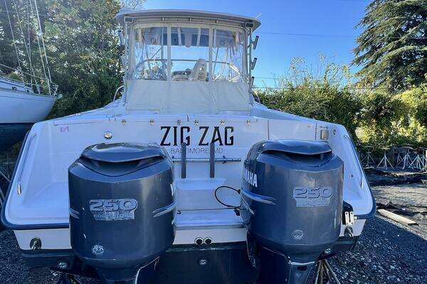 Photo of the 2004 Grady-White Express 330 "ZIG ZAG"