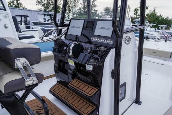 2300 Carolina Bay 23ft Tidewater Yacht For Sale