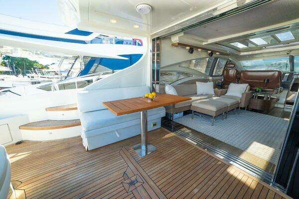 2011 Azimut 68
