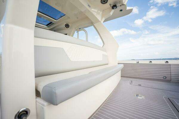 Scout 530 LXF Yacht For Sale