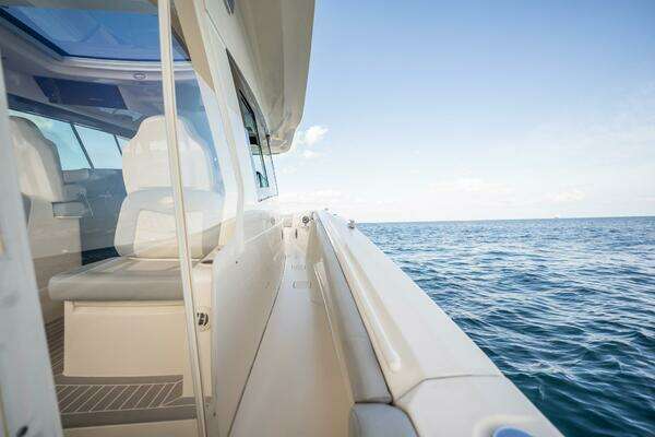 Scout 530 LXF Yacht For Sale