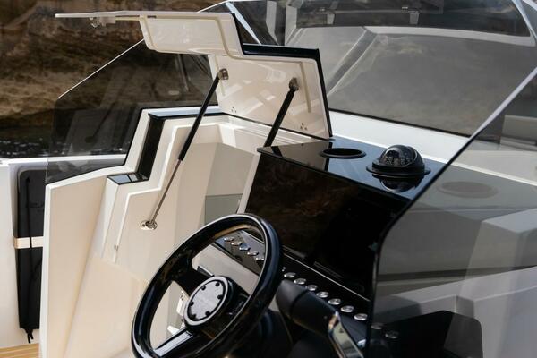 29ft De Antonio Yacht For Sale