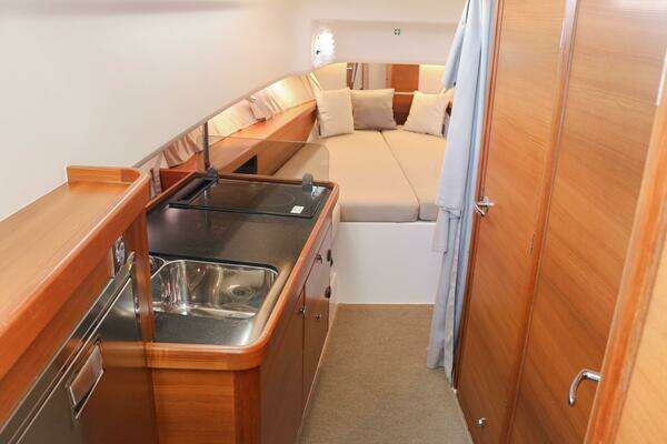 Nimbus C-11 Yacht For Sale