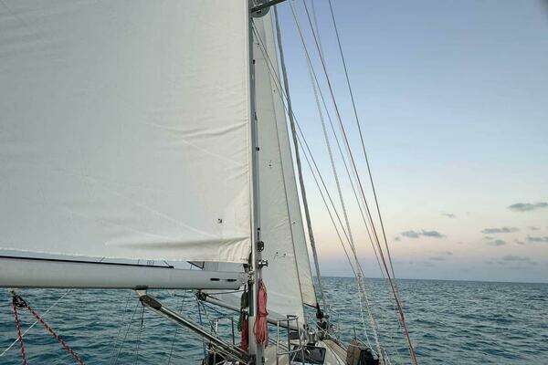 Island Packet 420 Yacht For Sale