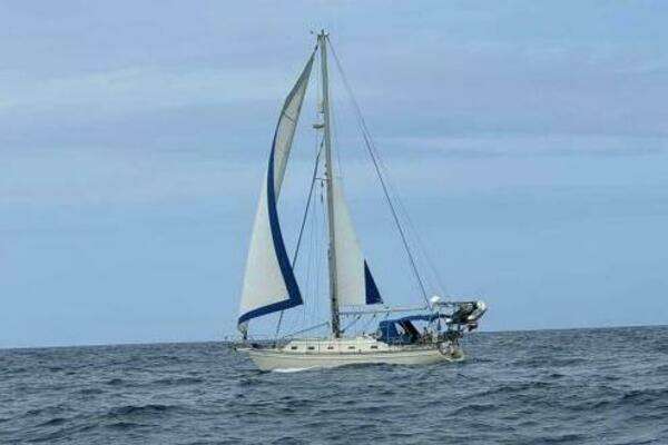 Island Packet 420 Yacht For Sale