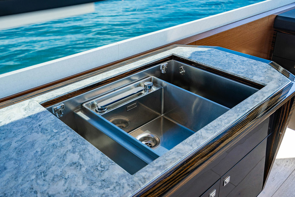 84ft Ocean Alexander Yacht For Sale