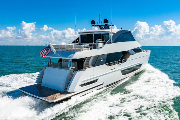 2020 Ocean Alexander 84