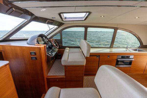 Palm Beach Motor Yachts PB50 Yacht For Sale