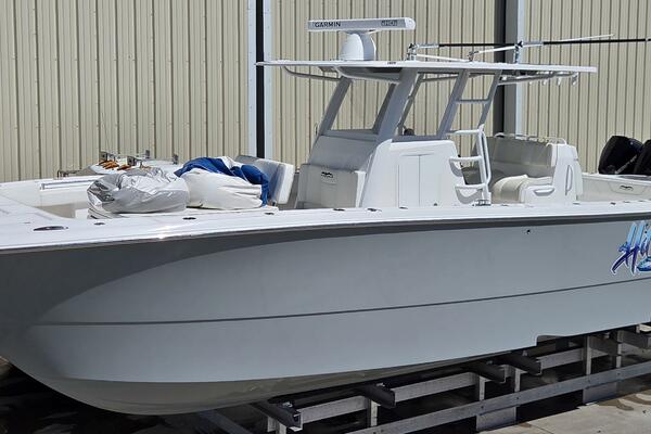 Hit N Run 35ft Invincible Yacht For Sale