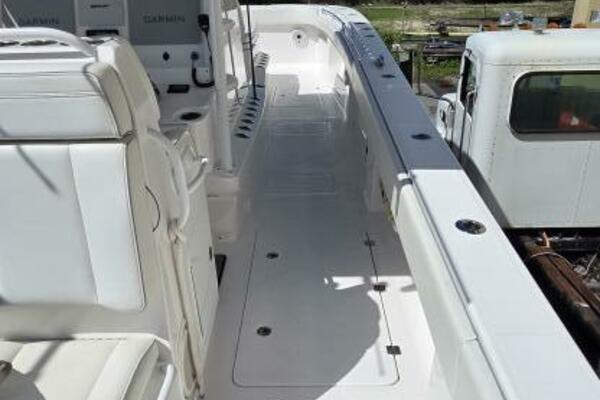 Hit N Run 35ft Invincible Yacht For Sale