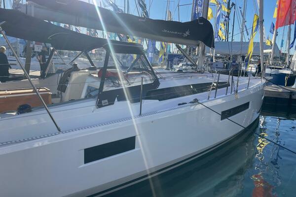 41ft Jeanneau Yacht For Sale