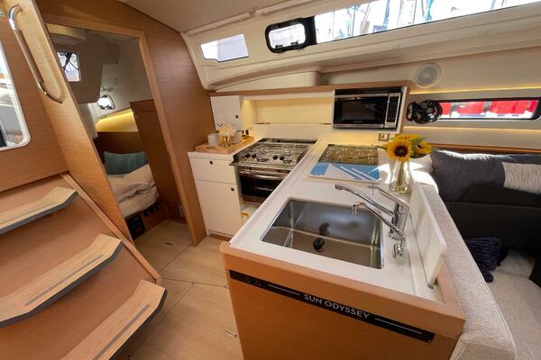 41ft Jeanneau Yacht For Sale