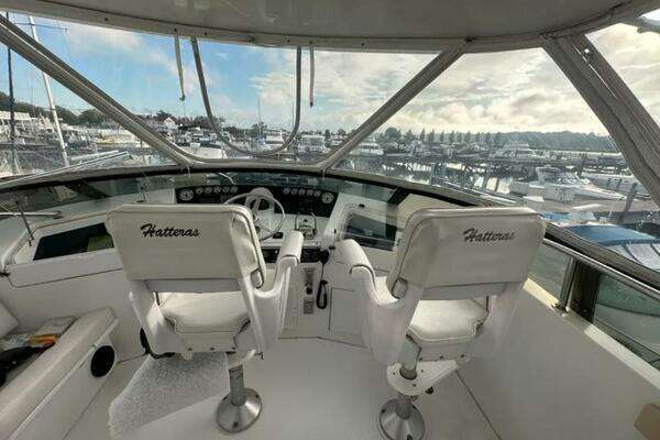 Hatteras 48 Cockpit Motor Yacht Yacht For Sale