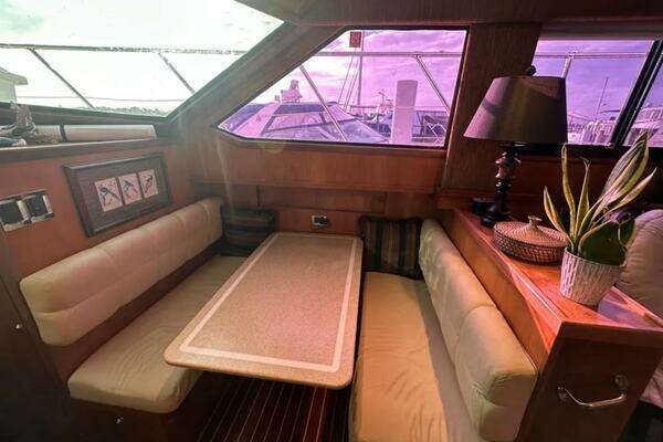 Hatteras 48 Cockpit Motor Yacht Yacht For Sale